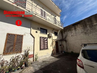Foto Duplex in via mons. cece 1, Cimitile di 135 m² con 4 locali in vendita