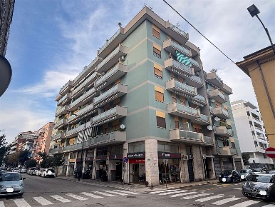 Foto Appartamento in via Raffaello Sanzio  60, Pescara di 140 m² in vendita