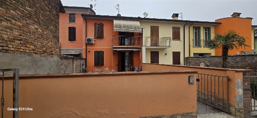 Foto Case semi ndipendenti a Gussola di 120 m² con 4 locali in vendita