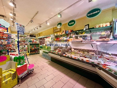 Foto Negozio in via umberto I  14, Casnigo di 62 m² con 1 locali in vendita