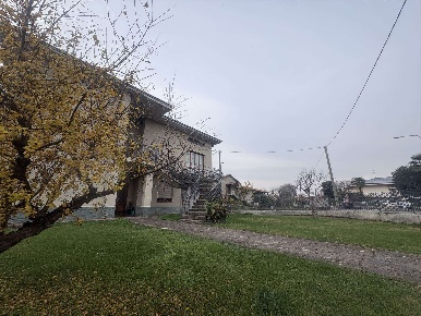 Foto Appartamento in via della repubblica  13, Cologno al Serio Centro