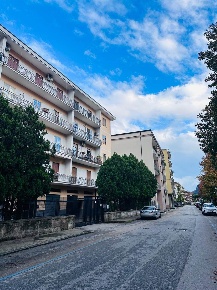 Foto Appartamento a Cava de' Tirreni Centro di 184 m² con 8 locali
