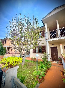 Foto Appartamento a Piombino Centro di 130 m² con 6 locali in vendita