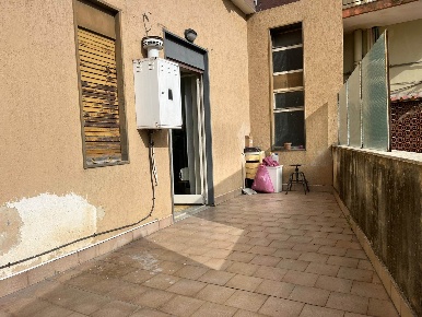 Foto Negozio a San Pietro Clarenza di 64 m² con 3 locali in vendita