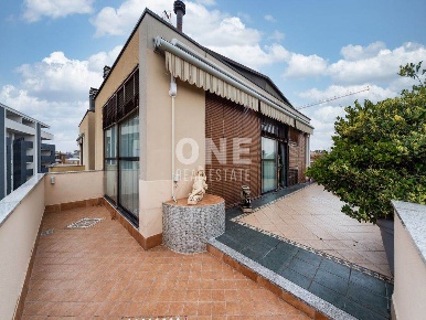 Foto Attico in via Santa Lucia 12i, Monza Buonarroti di 172 m² con 5 locali