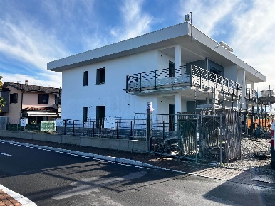 Foto Appartamento a Zanica Centro di 128 m² con 4 locali in vendita