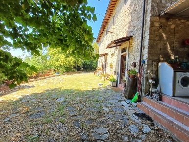 Foto Case indipendenti a Fiesole di 350 m² con 10 locali in affitto