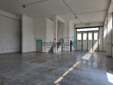 Foto Capannone industriale in via Gobetti, Signa Centro di 620 m²