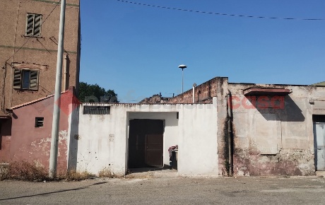 Foto Magazzino in Via Della Giustizia 11/b, Taranto Tamburi - Lido Azzurro
