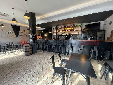 Foto Attività commerciale in del Mare, Albano Laziale Pavona di 120 m²