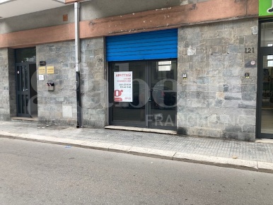 Foto Negozio in Via S. Giovanni Bosco 119, Brindisi di 66 m² con 1 locali