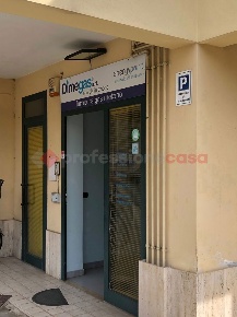 Foto Negozio in Via Sferracavalli snc, Cassino Centro di 40 m² con 2 locali