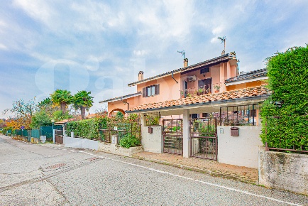 Foto Villa a schiera in Via San Martino 18, Villarbasse di 143 m²