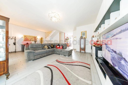 Foto Appartamento a Livorno Coteto di 153 m² con 8 locali in vendita