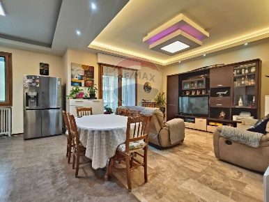 Foto Appartamento in Via Antonio Teso, Vicenza Cattane di 120 m² in vendita