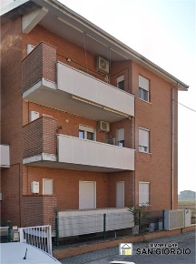 Foto Appartamento in Via Guzzafame, Romentino di 82 m² con 3 locali