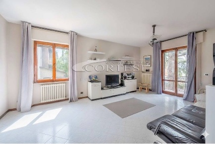 Foto Casa indipendente a Perugia di 300 m² con 12 locali in vendita