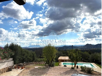Foto Villa unifamiliare a Olbia Mannazzu, Putzolu di 147 m² con 6 locali