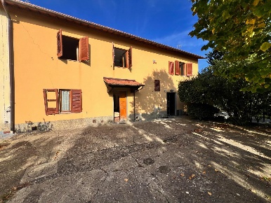 Foto Casa indipendente a Montelupo Fiorentino di 140 m² con 7 locali