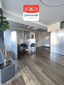 Foto Ufficio a Piacenza Sant'Antonio - Veggioletta di 950 m² con 20 locali