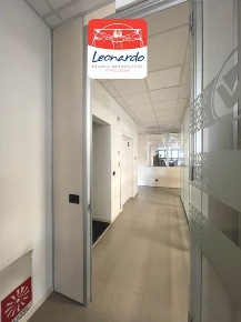 Foto Ufficio a Piacenza Sant'Antonio - Veggioletta di 950 m² con 20 locali