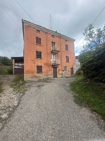 Foto Rustico in Località Santa Cristina  31, Varzi di 302 m² con 6 locali