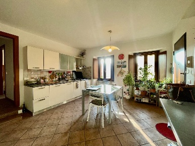 Foto Appartamento in Via Terzoli 22, Cossogno Centro di 90 m² con 4 locali