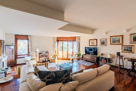 Foto Appartamento in Via Ramazzotti 9, Monza Parco di 230 m² con 5 locali