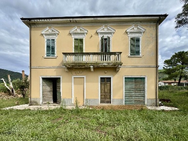 Foto Villa unifamiliare a Capoliveri Lacona di 334 m² con 10 locali