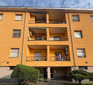 Foto Appartamento in Via Diaz, Bernareggio Centro di 96 m² con 3 locali