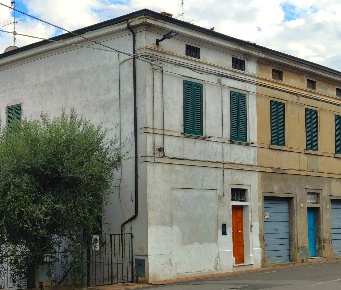 Foto Casa indipendente a Foiano della Chiana Centro di 247 m² con 11 locali