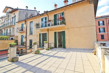 Foto Appartamento a Lecco Centro di 170 m² con 6 locali in vendita