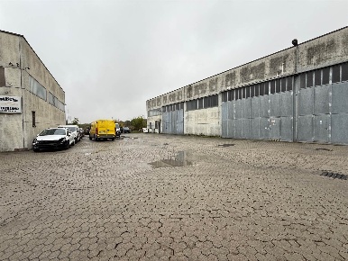 Foto Capannone industriale a Voghera Centro Storico di 283 m² con 2 locali