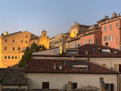 Foto Appartamento a Ancona Centro Storico di 55 m² con 2 locali in vendita