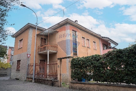 Foto Appartamento in via IV novembre, Rho San Carlo - San Paolo di 250 m²