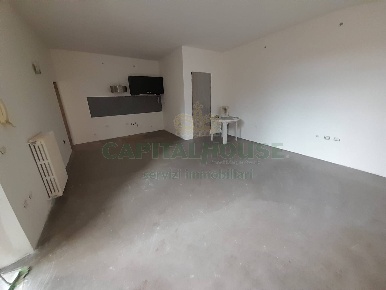 Foto Appartamento in Via Carcara, Caserta Tuoro di 70 m² con 3 locali