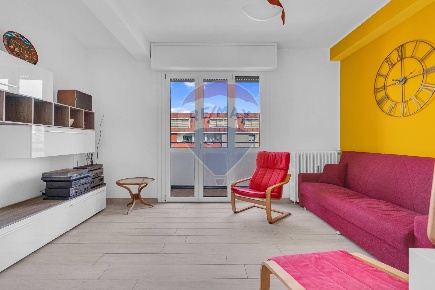 Foto Appartamento in via Rimini, Milano Famagosta di 101 m² con 4 locali