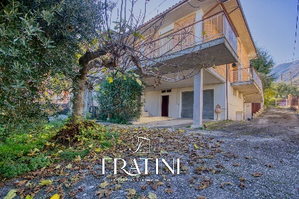 Foto Appartamento in Frazione Collebigliano, Civitella del Tronto di 165 m²