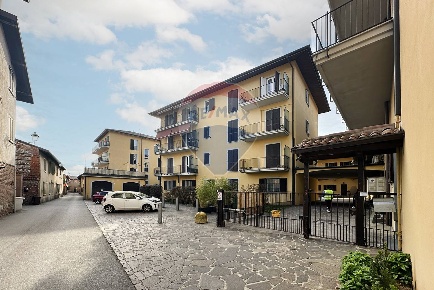 Foto Appartamento in Via Isonzo, Vimercate Oreno, Velasca di 105 m²