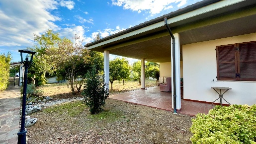 Foto Villa a schiera a Grottammare Centro di 180 m² con 7 locali in vendita