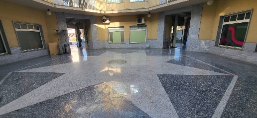 Foto Negozio in Roma, Gallarate Centro di 93 m² con 6 locali in vendita