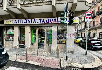 Foto Locale commerciale in Via Quintino Sella, Bari Murat di 50 m²