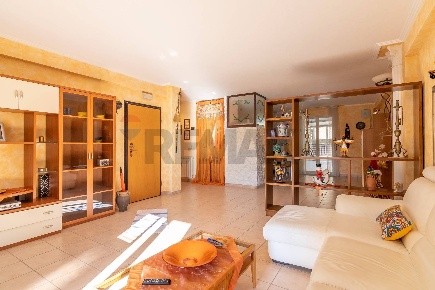 Foto Appartamento in Via Fagone 50, Floridia di 150 m² con 7 locali