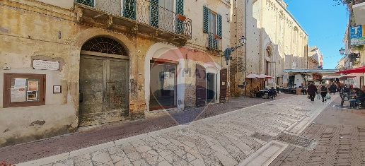 Foto Locale commerciale in Corso Vittorio Emanuele, Città Sant'Angelo