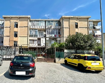 Foto Appartamento in Via Giuseppe Cammarano, Palermo di 113 m² con 4 locali