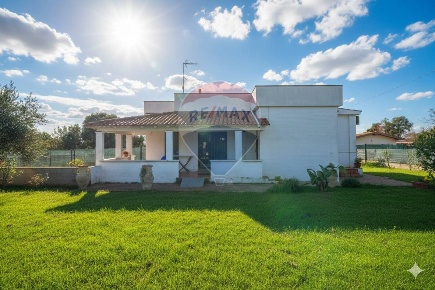 Foto Villa singola in Via Antares, Ardea Colle Romito di 180 m² in vendita