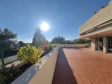 Foto Appartamento in Via Flavio Gioia, Finale Ligure Centro di 110 m²