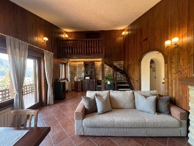 Foto Villa unifamiliare in Via Torre 31A, Frosolone di 299 m² con 9 locali