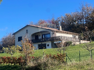 Foto Villa singola in Via Torre, Frosolone di 299 m² con 9 locali