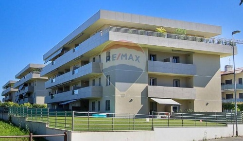 Foto Appartamento in VIA MARTIRI DELLE FOIBE, Cambiago di 108 m² in vendita